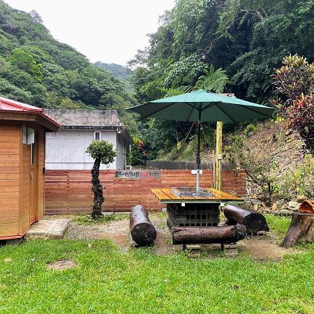 マムヴィッラin森の中の一軒家 Villa Наго Екстериор снимка